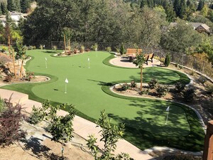 Artificial Grass Transforms Backyard Into Putting Paradise