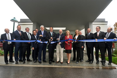 (l to r) Laurel Hollow Mayor Daniel DeVita, Pres. of Long Island Association Kevin Law, Northwell Health CEO Michael Dowling, Pres. of Empire State Development Eric Gertler, Commissioner of Health for N.Y. State Dr. Howard Zucker, CSHL President Bruce Stillman, Gov. Andrew M. Cuomo, CSHL Honorary Trustee Jim Simons, CSHL Chair of the Board Marilyn Simons, Nassau County Supervisor Laura Curran, N.Y. State Assemblymen Chuck Lavine & Steve Stern, N.Y. Senator Jim Gaughran, and CSHL COO John Tuke (l to r) Laurel Hollow Mayor Daniel DeVita, Pres. of Long Island Association Kevin Law, Northwell Health CEO Michael Dowling, Pres. of Empire State Development Eric Gertler, Commissioner of Health for N.Y. State Dr. Howard Zucker, CSHL President Bruce Stillman, Gov. Andrew M. Cuomo, CSHL Honorary Trustee Jim Simons, CSHL Chair of the Board Marilyn Simons, Nassau County Supervisor Laura Curran, N.Y. State Assemblymen Chuck Lavine & Steve Stern, N.Y. Senator Jim Gaughran, and CSHL COO John Tuke