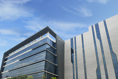 SHL’s largest facility to date, the Liufu site spans 63,000 m2 of modern office space and advanced manufacturing capacities. SHL’s largest facility to date, the Liufu site spans 63,000 m2 of modern office space and advanced manufacturing capacities.