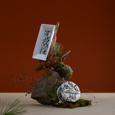 Fashion Meets Flower with Holt Renfrew x Tokyo Smoke Holiday Collaboration (CNW Group/Canopy Growth Corporation) Fashion Meets Flower with Holt Renfrew x Tokyo Smoke Holiday Collaboration (CNW Group/Canopy Growth Corporation)