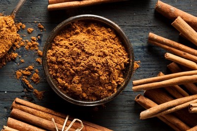 Cinnamon-Lovers Across Canada Have Reason to Rejoice as the First-Ever National Cinnamon Day is Here, Officially Launching the Holiday Season (CNW Group/Club House)