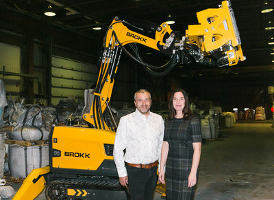 Martin Robichaud and Angélique Salvas, associates (CNW Group/GSR Construction Decontamination)