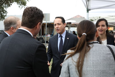 Texas Senator José Menéndez speaks with Endeavors leadership at the groundbreaking event. Texas Senator José Menéndez speaks with Endeavors leadership at the groundbreaking event.