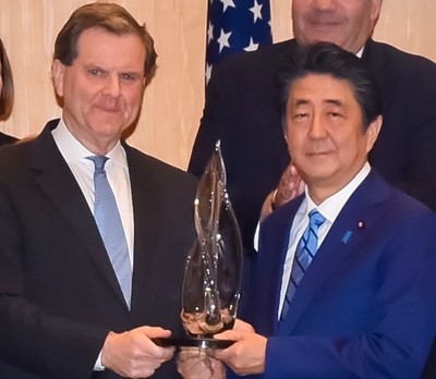 AJC CEO David Harris Presents Light Unto the Nations Award to Prime Minister Abe.