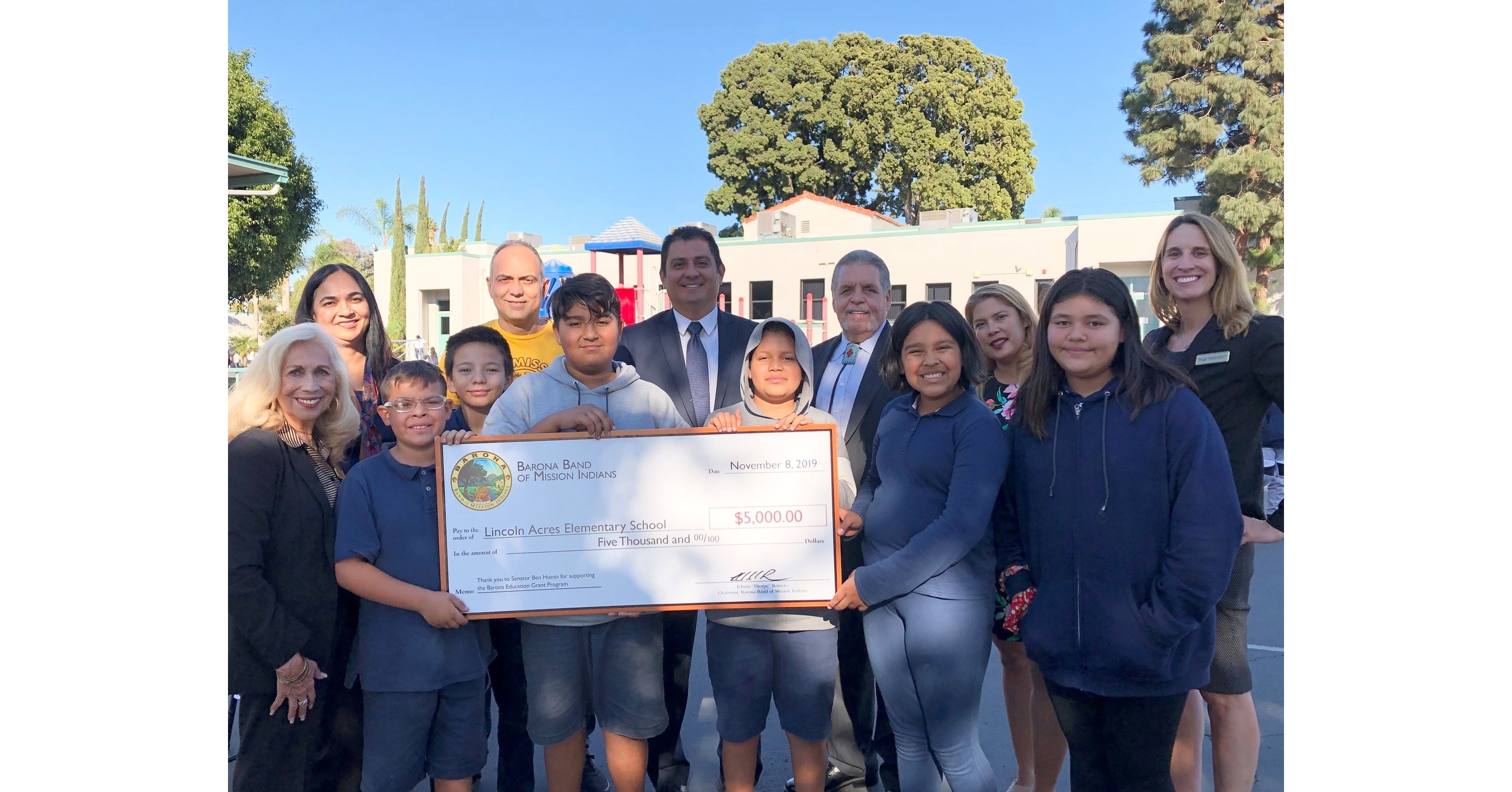 National City's Lincoln Acres Elementary School Receives 5,000 Barona