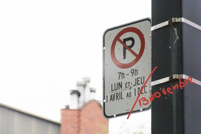 Les restrictions de stationnement sur rue ne s'appliquent plus  compter du 13 novembre 2019. (Groupe CNW/Ville de Montral - Arrondissement de Ville-Marie)