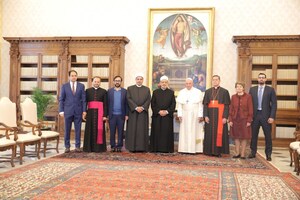 El Alto Comité para la Fraternidad Humana se reúne por primera vez con el Papa Francisco de la Iglesia Católica y el Gran Imán de Al-Azhar para presentar la Casa de la Familia Abrahámica