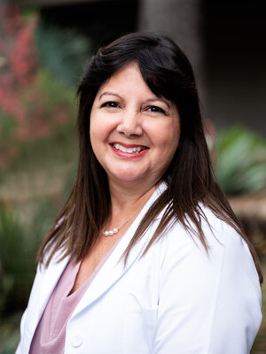 Dr. Roxana Rhodes Recently Recognized by UTMB School of Medicine with Prestigious 'Top Doc' Educator Award