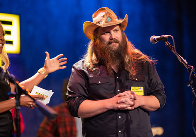 Chris Stapleton thanks the audience after winning four Waffle House Tunie Awards.