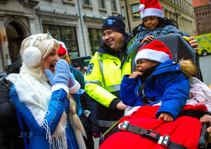 Urgences-santé offre un Noël magique à plus de 50 enfants malades lors du Défilé du Père Noël Destination centre-ville !