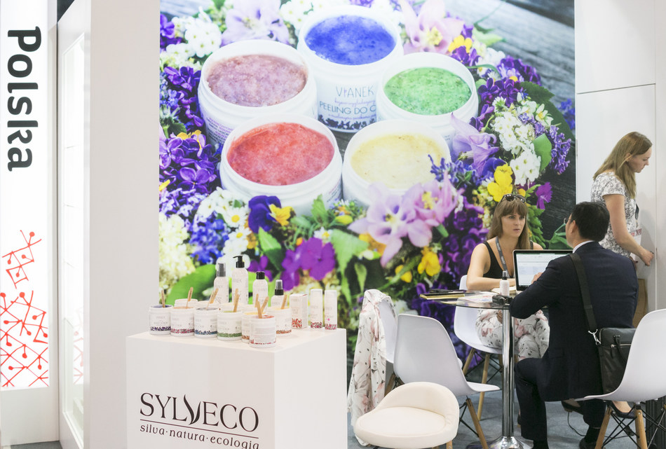 Cosmoprof Asia is the best sourcing platform for the beauty industry.