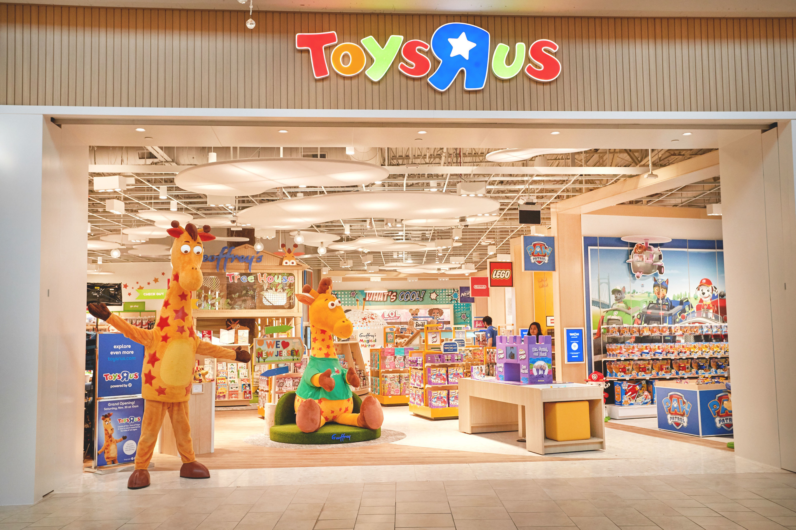 Toys R Us Opens The Doors To Its First New U S Store