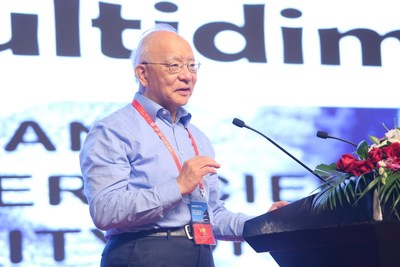 Prof. Jiawei Han, Professor of the Department of Computer Science at the University of Illinois Urbana Champaign, ACM and IEEE Fellows, Director of the American Information Network Academic Research Center, Delivered a Speech