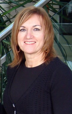Nancy Hutton, ARP, FSCRP (Groupe CNW/Socit canadienne des relations publiques)