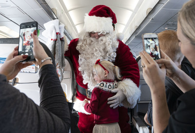 Air Transat's 'Flight in search of Santa' in support of the Children's Wish Foundation (CNW Group/Transat A.T. Inc.)