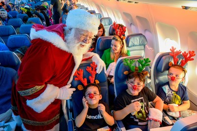 Air Transat's 'Flight in search of Santa' in support of the Children's Wish Foundation (CNW Group/Transat A.T. Inc.)