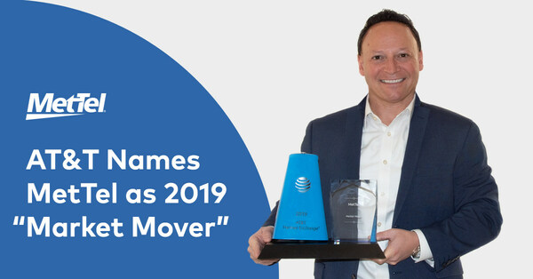 MetTel VP of Mobility & IoT Max Silber holds the AT&T Market Mover Award, the top award AT&T issues to its leading partner for revenue generation in both the wireline and wireless connectivity.