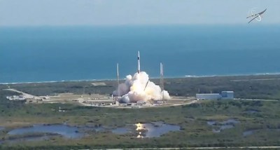 SpaceX launches its 19th cargo resupply mission to the International Space Station at 12:29 p.m. EST Dec. 5, 2019, from Space Launch Complex 40 at Cape Canaveral Air Force Station in Florida. Credit: NASA TV SpaceX launches its 19th cargo resupply mission to the International Space Station at 12:29 p.m. EST Dec. 5, 2019, from Space Launch Complex 40 at Cape Canaveral Air Force Station in Florida. Credit: NASA TV