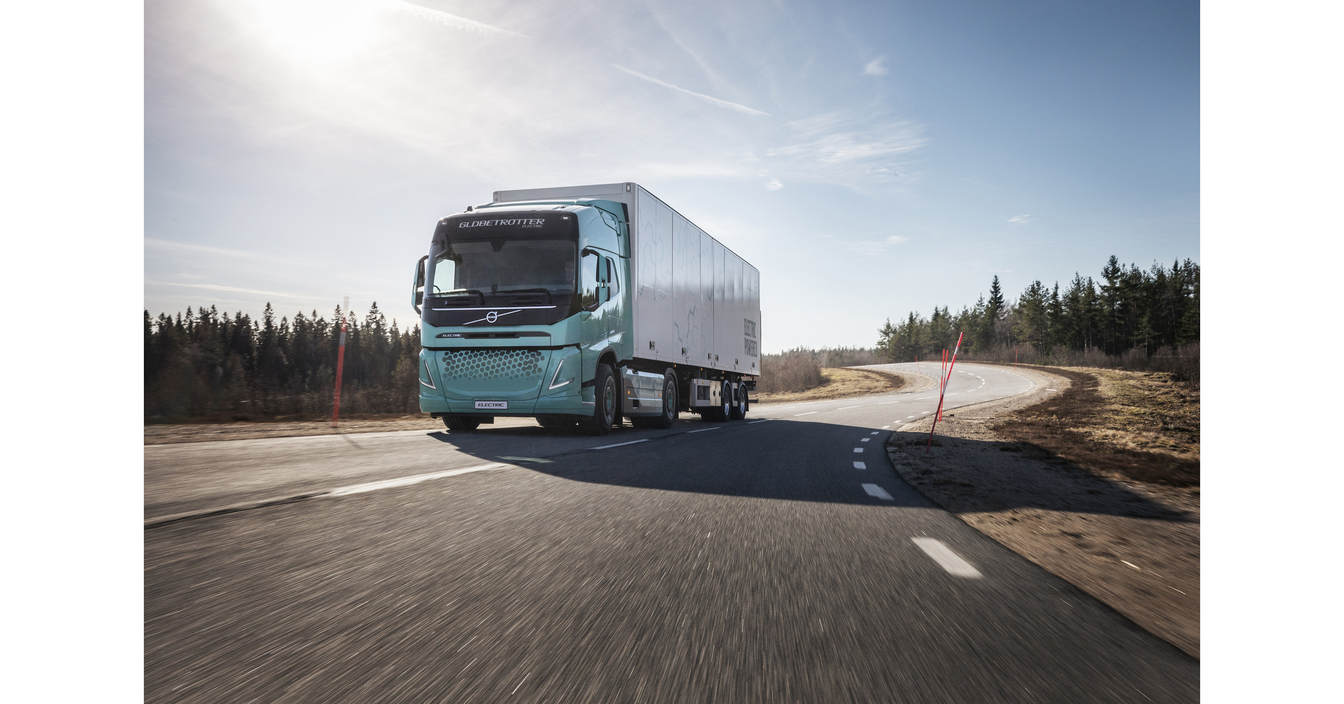 Volvo först i världen att leverera elektriska lastbilar med