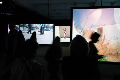 Vue de salle de l’exposition Francis Alÿs. Jeux d’enfants présentée au Musée d’art contemporain de Montréal du 4 septembre 2019 au 5 janvier 2020 en collaboration avec MOMENTA | Biennale de l’image. Photo : Gabriel Fournier (Groupe CNW/Musée d'art contemporain de Montréal)