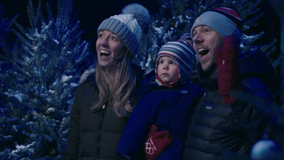 WestJet gives Canadians and Ronald McDonald House Charities Canada families a holographic Christmas experience to remember (CNW Group/WESTJET, an Alberta Partnership)