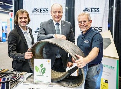 From left to right: Ian Lafontaine, Development Manager, Le Groupe Axess; Martin Mass, Vice President of Public Affairs, Aroports de Montral; Guy Nobert, Sales Manager, Le Groupe Axess (CNW Group/Aroports de Montral)