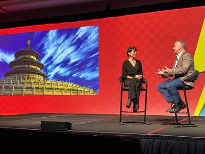 Paul Cohen, President of IE Limited of the United States, and Anita Mendiratta, a Famous British Presenter, narrate "Charming Beijing" through dialogue.