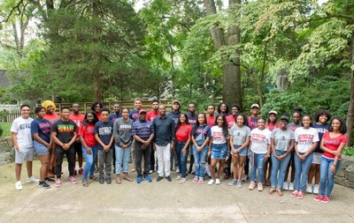 Howard University today announced a $4 million gift from the Hopper-Dean Foundation to fund the Bison STEM Scholars Program (BSSP). The generous gift will provide 10 computer science or computer engineering students with a full-ride scholarship for four years.