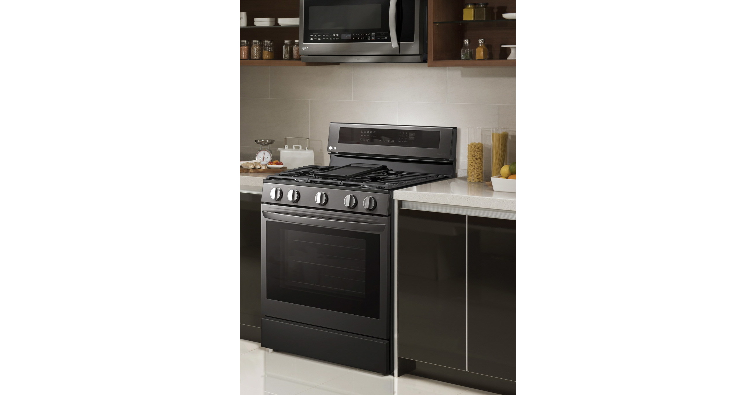 LG Introduces Air Fry And KnockOn InstaView Technology To Connected Ovens