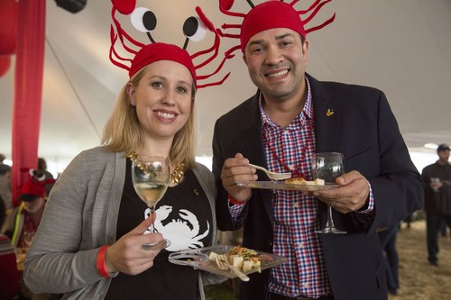 Fans of crab and wine enjoy the Mendocino Crab Feast. Photo: Visit Mendocino.
