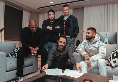 Pictured (l-r): Sony/ATV Chairman & CEO Jon Platt; Maluma co-manager Miguel Lua; Maluma co-manager Walter Kolm; Sony/ATV President & CEO, Latin America & U.S. Latin Jorge Mejia; Maluma