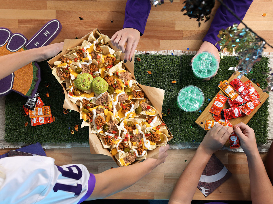 Sleigh The Food At Your Next Holiday Party With Nachos Party Pack Taco Bell S Largest Most Shareable Order Of Nachos Yet