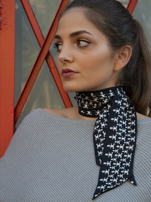 Artskul, a New Brand in Luxury Designer Scarves Is Red Carpet Ready for the 2020 Awards Season