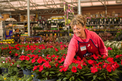 Lowe’s plans to hire more than 53,000 full-time, part-time and seasonal associates this spring and will roll out hiring events by region, beginning Jan. 8 at stores in Florida, Southern California and Hawaii, as well as parts of Arizona, Utah, Nevada, Texas, Alabama and Georgia.