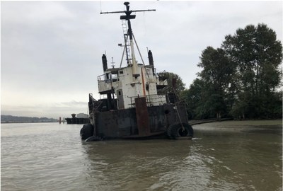 The Coast Guard is taking action to remove the MV Spudnik from the Fraser River near Surrey, B.C (CNW Group/Fisheries and Oceans Canada, Pacific Region)