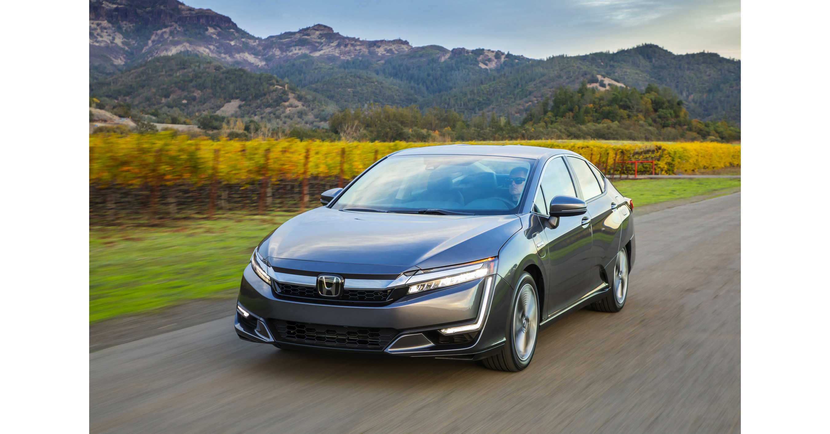 Honda Clarity Plug In Hybrid Delivers Premium Driving Experience With Excellent Driving Range And Fuel Economy Ratings