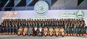 Son Altesse le cheikh Hamdan honore la 27e promotion des cadets de l'Académie de police de Dubaï lors de la cérémonie de remise des diplômes