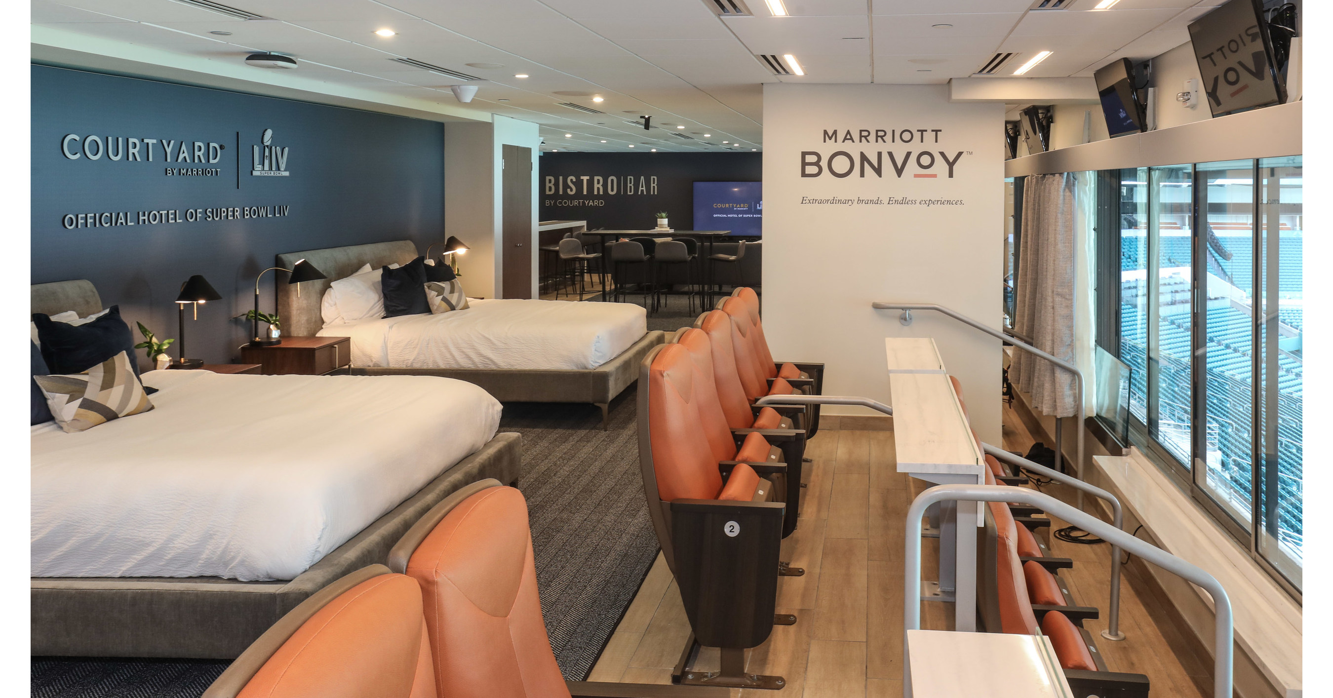 IMAGE DISTRIBUTED FOR MARRIOTT BONVOY - Members of Marriott Bonvoy bid  their points to participate in the exclusive moments masterclass led by NFL  Hall of Fame running back Emmitt Smith and former