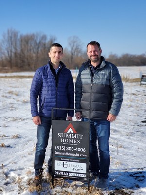 Summit Homes COO Zalman Kohen (left) and Des Moines Division Manager Jason Evans (right)
