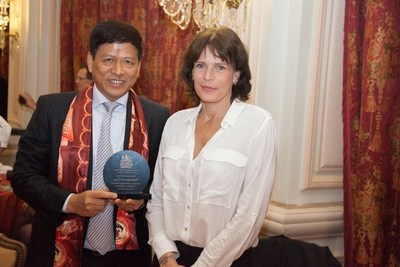 Mr. Su Zhigang, Chairman of Chimelong Group, and Princess Stéphanie of Monaco, President of the Monte-Carlo International Circus Festival in 2016