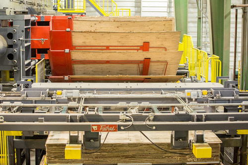 Freres Lumber's Taihei Horizontal Press is the first of its kind in the U.S. While safer and more energy efficient than conventional U.S. vertical presses, the horizontal hot press also increases production efficiency and maximizes the uniformity of contact pressure. Photo by Shanna Hall Photography.