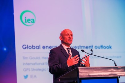 Tim Gould, Head of Division, Energy Supply and Investment Outlooks for the International Energy Agency (IEA) presents the latest energy outlook at last year’s event. (CNW Group/Global Energy Show)