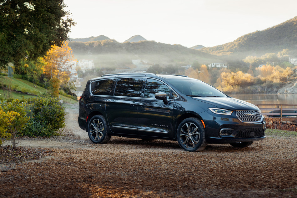 Chrysler Pacifica Reaches New Pinnacle, Offering All-wheel-drive