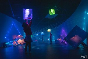 Der koreanische Medienkünstler Yun Je-ho präsentiert in einer Ausstellung seine Medienhöhle