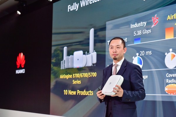 Qiu Heng, presidente de Marketing Global do Huawei Enterprise Business Group presenta la solución HiCampus (PRNewsfoto/Huawei)