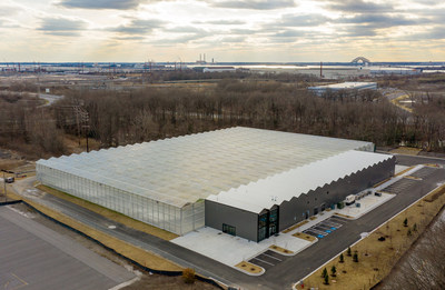 Gotham Greens' new 100,000 square foot hydroponic greenhouse in Baltimore will provide a year-round supply of fresh produce to retail, restaurant and foodservice customers across 10 states throughout the Mid-Atlantic and Southeast regions.