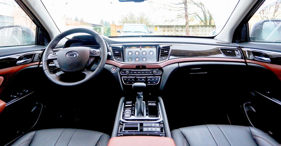 Interior of SUV GS8