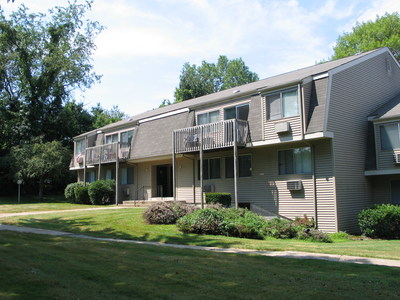 Woodgate Apartments - Enfield, CT