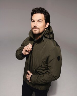 Nobis, la marque canadienne de vêtements d'extérieur, nomme l'acteur Giacomo Gianniotti de Grey's Anatomy comme son ambassadeur