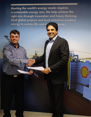 INOX India and SHELL Energy India sign MOU for delivery of LNG through road transport  and LNG as Fuel for heavy duty transport.  In the picture (L) Mr. Ashwani Dudeja – Country Head, SHELL Energy India and  (R) Mr. Siddharth Jain – Executive Director, INOX India.